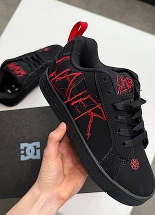 Чорні кросівки dc x slayer court graffik у новому стані.  взуті лише кілька разів, але не підійшов розмір. стан відмінний без дефектів. ціна договірна