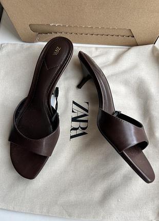 Жіночі босоніжки zara