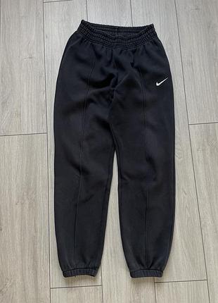 Широкі штани nike