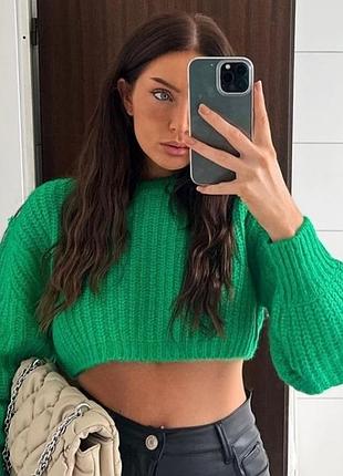 Вкорочений вʼязаний светр zara