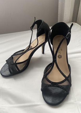 Босоніжки lunar elegance (wider fit) — р. 40