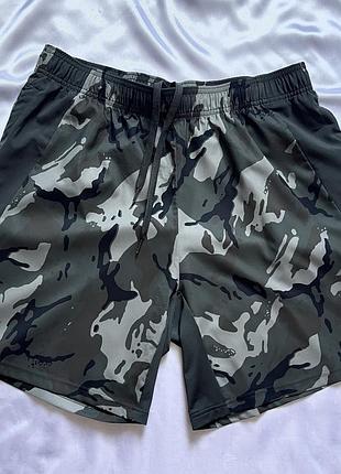 Чоловічі спортивні шорти adidas designed