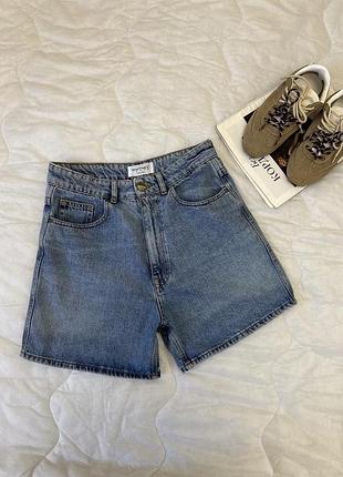 Джинсовые шорты мом fit whitney