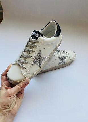 Кросівки golden goose виконані в чудовій якості. розмір 38, 23 см по стільці. ціна 2450 грн.