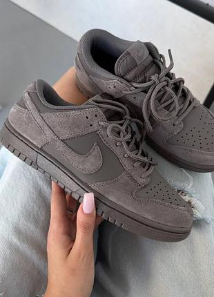 Nike sb dunk 
cave stone