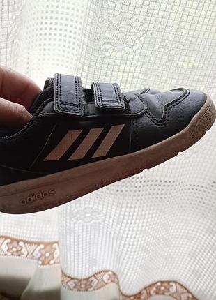 Adidas дитячі кросівки 15 см