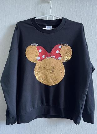 Чорний жіночий світшот оверсайз від бренду disney (колаборація із tesco f&f). головним елементом дизайну є велика аплікація силуету мінні маус,.