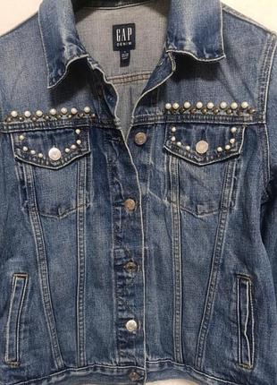 Джинсова куртка gap denim прикрашена перлинами та заклепками м