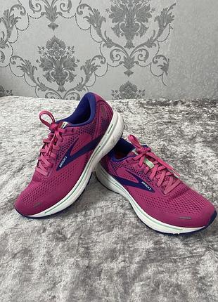 Кросівки brooks