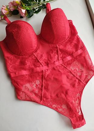 95е, роскошное кружевное боди с чашками primark
