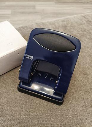 Мощный металлический дыркокол buromax bm.4032 – до 40 листов, без линейки.