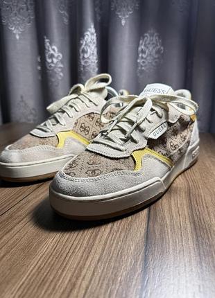 Продам кросівки жіночі guess