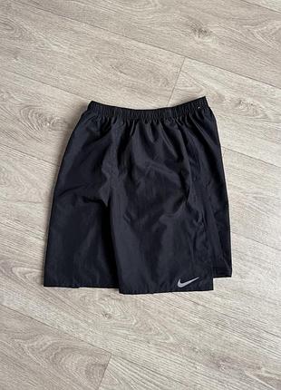 Оригінальні нейлонові шорти nike