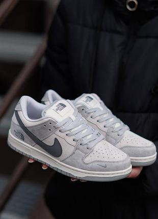 Жіночі кеди nike sb dunk low x the north face найк сб данк лоу x зе норт фейс світло-сірі