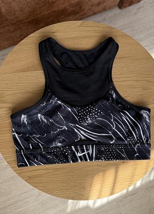 Спортивний топ nike