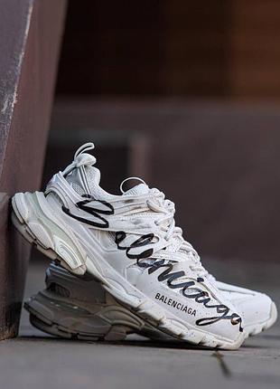 Женские кроссовки balenciaga track signature sneaker баленсиага трек сигначер белые с черными буквами
