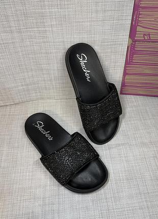 Оригінальні  шльопанці skechers