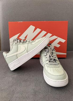 Шкіряні кросівки  nike air force 1.