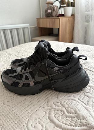 Кросівки жіночі nike v2k run shoes black fd0736-001 чорні оригінал 40-41 розмір