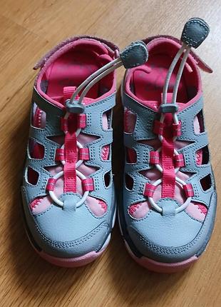 Босоножки, сандалии clarks 30-31р. стелька 19см. идеальное состояние.
