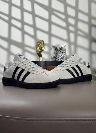 Женские кроссовки adidas bermuda pale grey black