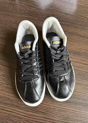 Кроссовки adidas