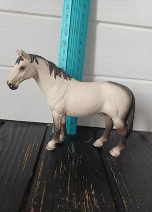 Реалістична фігурка ганноверський жеребець від schleich кінь лошадь конь