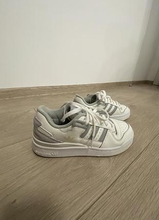 Кросівки adidas