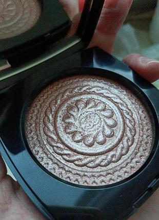 CHANEL ÉCLAT MAGNÉTIQUE DE CHANEL 10g sddefault.jpg