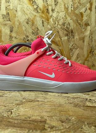 Чоловічі кросівки nike sb zoom nyjah 3 skate shoes pink dv7896-600