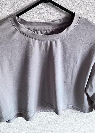 Коротка футболка shein