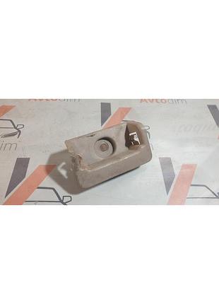 Фіксатор шторки багажника 849748h700 nissan x-trail t30 2001-2007 дизель