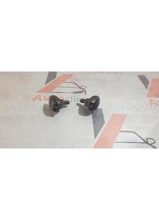 Форсунка омивача скла лобового права 289308h910 nissan x-trail t30 2001-2007 дизель