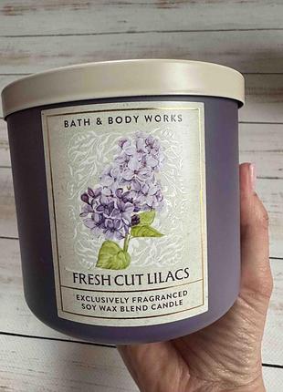 Парфюмированная свеча bath &amp; body works. bbw. сирень