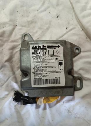 Блок airbag 770041852d renault