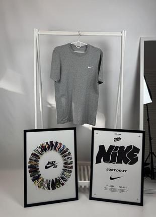 Оригінальна футболка nike