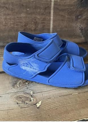 Надоегкі сандалі босоніжки adidas р uk13