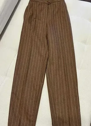 Стильные шерстяные брюки max mara