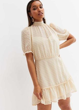 Кремовое приталенное платье в выбитый горошек new look petite 12/м