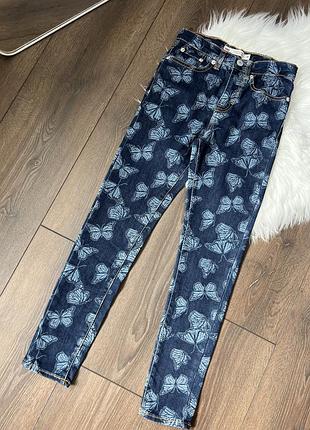 Сині джинси скіні з метеликами левіс для дівчинки 8 років 128 см levi’s 720 super skinny high waist висока посадка на резинці з утяжкою