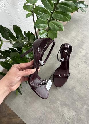 Zara босоніжки