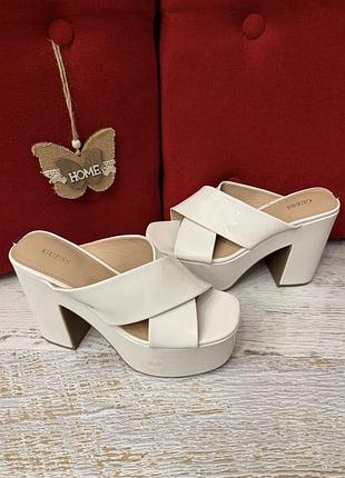 Оригінал. фірмові босоніжки guess 40р.