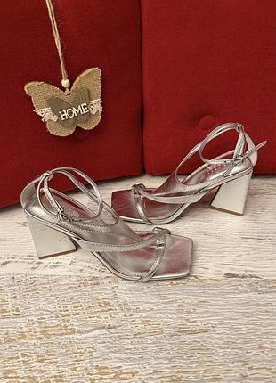 Оригинальный босоножки guess р.6м