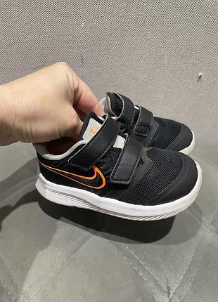 Оригінальні кросівки nike