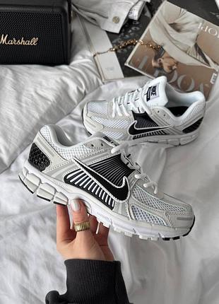 Жіночі кросівки nike zoom vomero 5 біло чорні