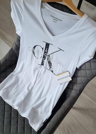 Футболка calvin klein