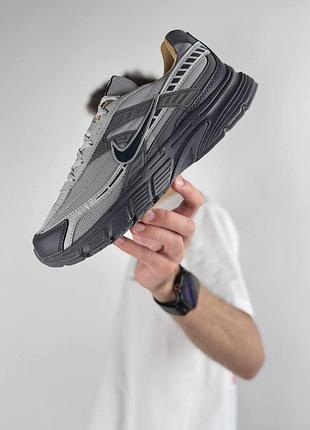 Nike initiator grey 4