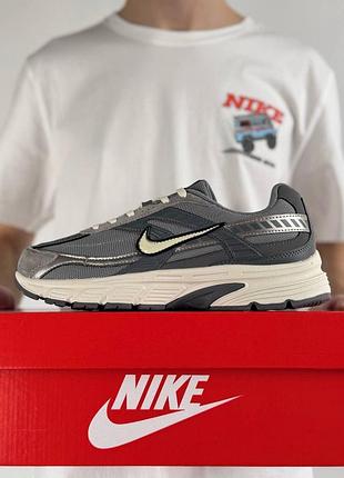 Nike initiator grey white