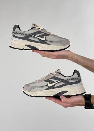 Nike initiator  light grey 3