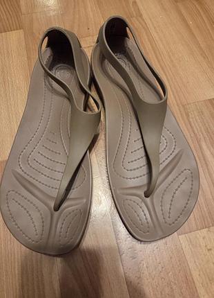Жіночі сандалі crocs